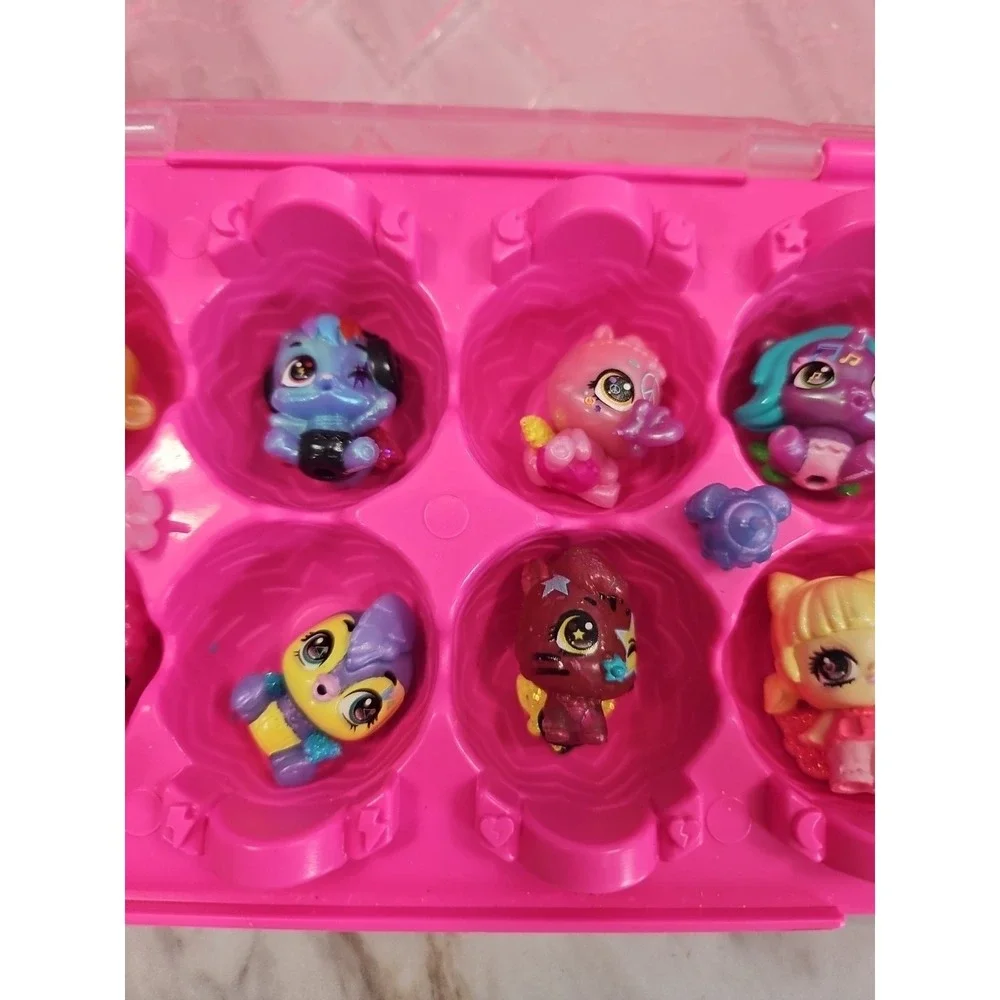 Hatchimals 12 Egg Surprises CollEGGtible Cute Shimmer Babies Carton &Accessories